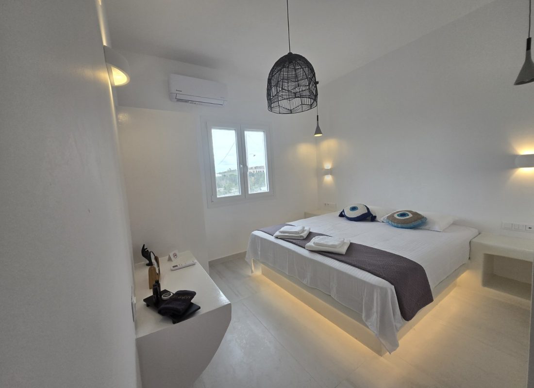minimal-white-bedroom-double-bed