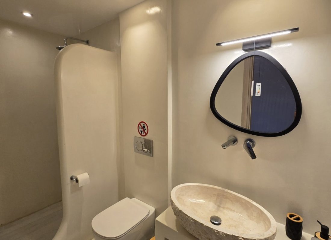 white-minimal-bathroom-shower